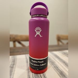 Hydro Flask PNW Limited Edition Collection Raspberry/Lava (Wildflower) 40 oz Wid